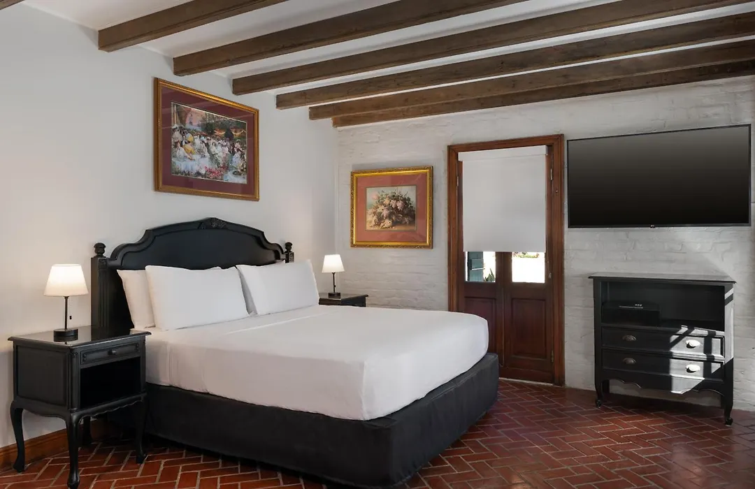 Chateau Hotel-1