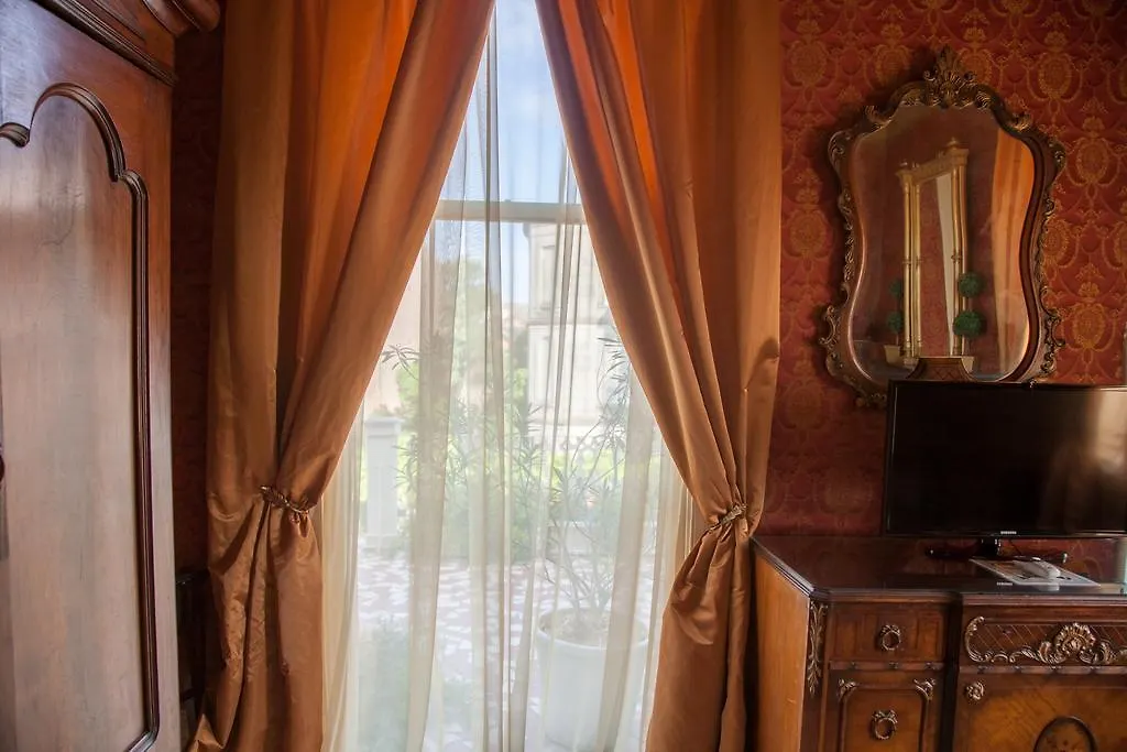 Cornstalk Hotel-1
